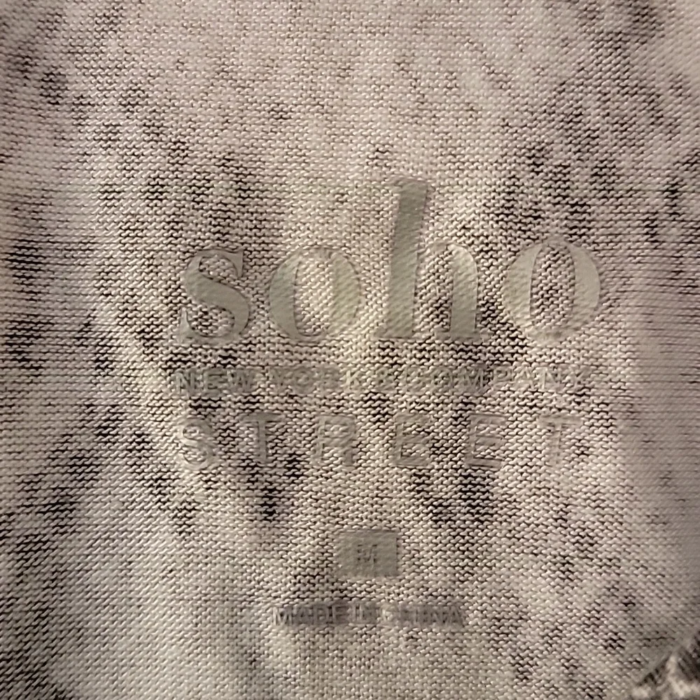 New York & Company Snake Print Cold Shoulder Top sz M - Picture 2 of 4